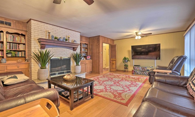 Whitehaven House | Family-Friendly Memphis Home - Steps from Graceland