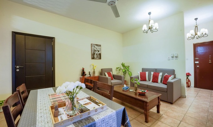 Dubai Condo | Modern 3BR Retreat in Dubai's Heart with Breakfast Included