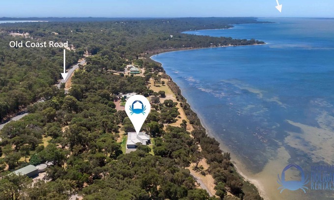 Herron House | Spacious, modern 4BR, 3 bathroom holiday home on the estuary