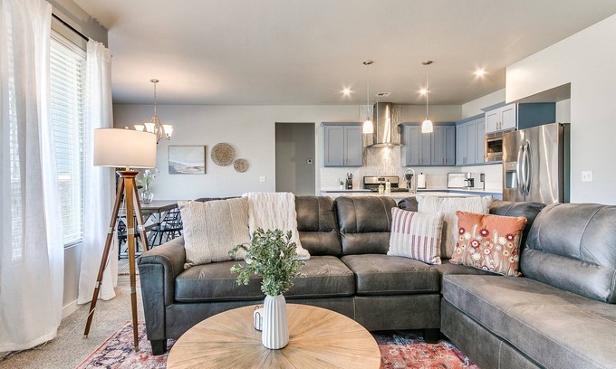 Yukon House | Modern Comfort and Pet-Friendly Amenities in Southfork Addition