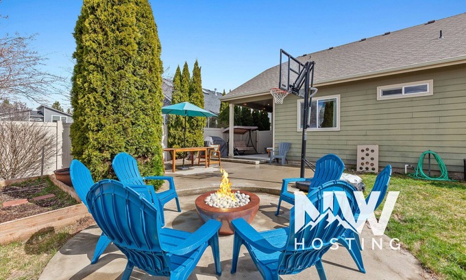 Coeur d'Alene House | Coeur d'Alene: Ideal Family Retreat with Breakfast & Kitchen