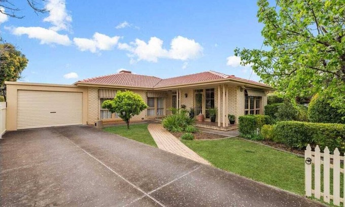 Seaton House | Modern Home Near Beach & City - Pet Friendly Retreat!