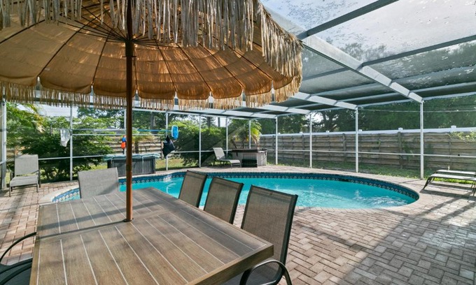 Whitfield House | Modern House with Private Heated Pool and Ocean View