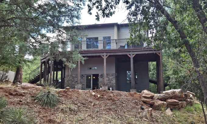 Pine Cabin | Modern Mountain Retreat: Spa, Hot Tub & Top Guest Rating