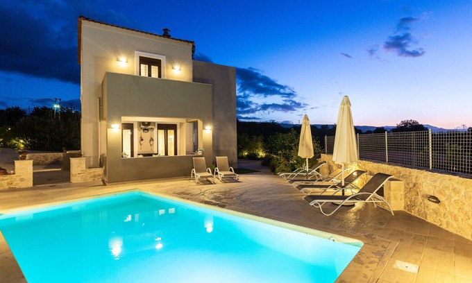 Skouloufia Villa | Modern Villa with Pool & Ocean View - Guest Rated 10/10