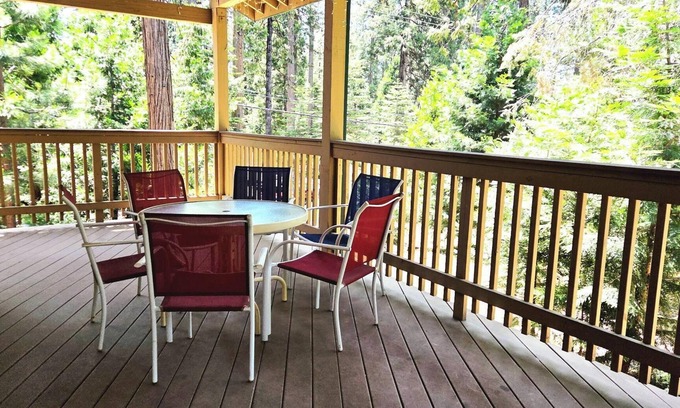 Mi-Wuk Village House | Spacious Mountain Retreat with Stunning Forest Views! Kid-friendly!