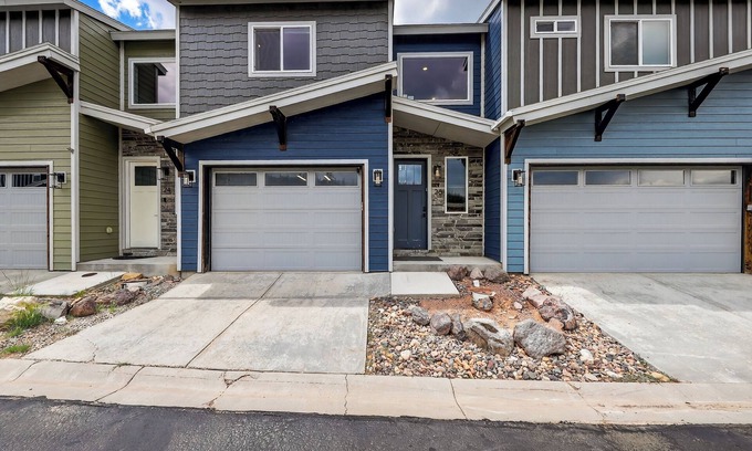 Brian Head Condo | Spacious Mountain Townhome | Game Room + Near Slopes