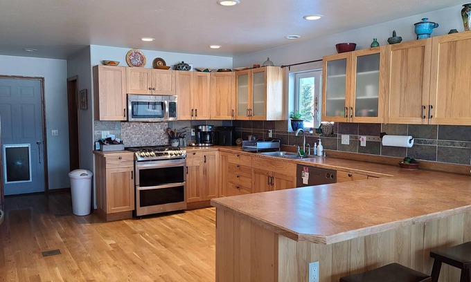 Bozeman House | Inviting Mountain View Retreat with Spa and Hot Tub