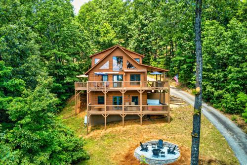 Indian Rock Springs House | Inviting Murphy Escape with Hot Tub & Game Room Fun
