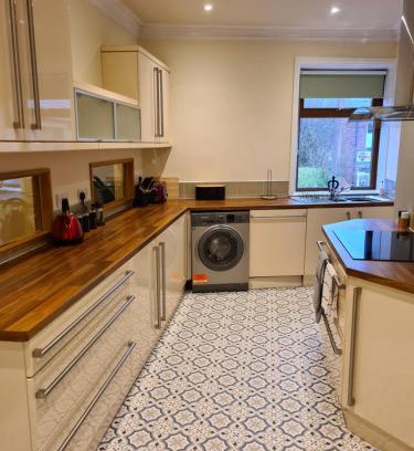 Mytholmroyd Apartment | Pet-Friendly Mytholmroyd Apartment with River Views