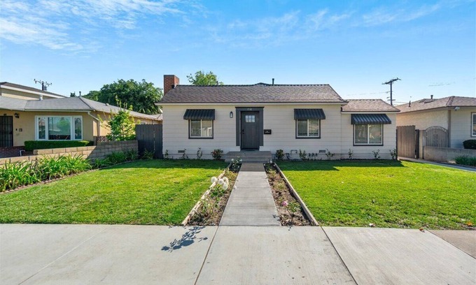 Southwest Anaheim Condo | New 2 BR Near Disney: A Family-Friendly Getaway