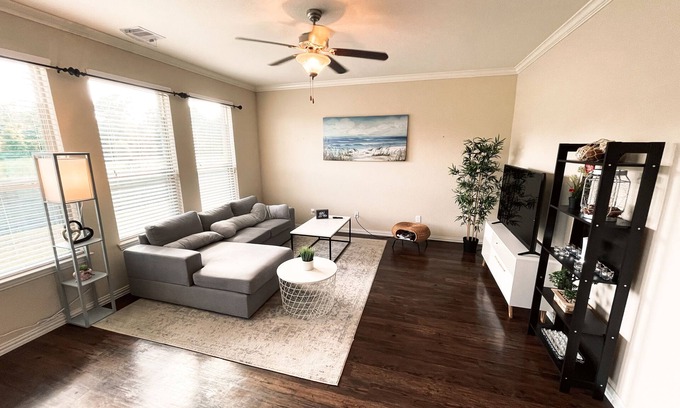 Conroe House | New 4-Bedroom House in Conroe: Pet-Friendly Retreat