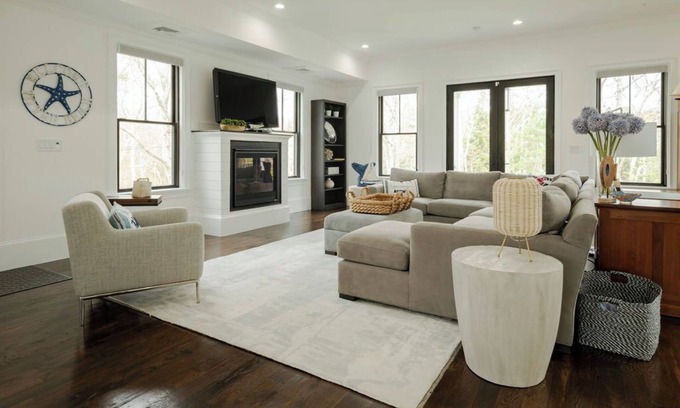 Centerville House | Family-Friendly Retreat Near Beach with FirePit & Space for 23