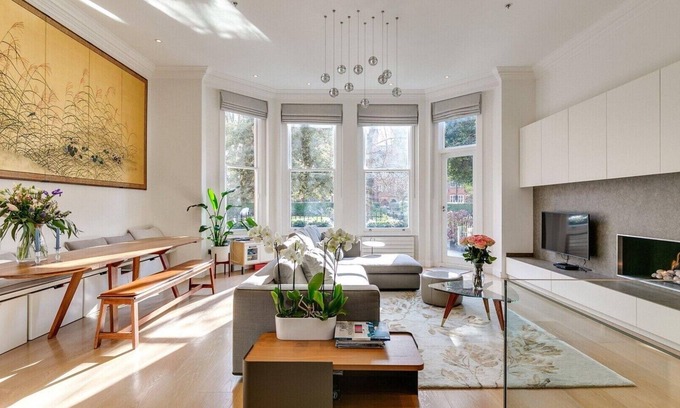 Courtfield Apartment | Inviting Newly Refurbished Mansionette with Spa & Kitchen