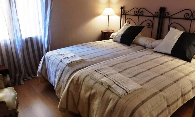Sant Andreu Apartment | Newly Renovated Hotel with Convenient Transit Access