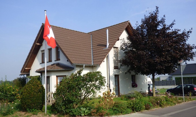 Wassenberg Apartment | Newly Renovated Apartment with Ocean Views & Pool Access