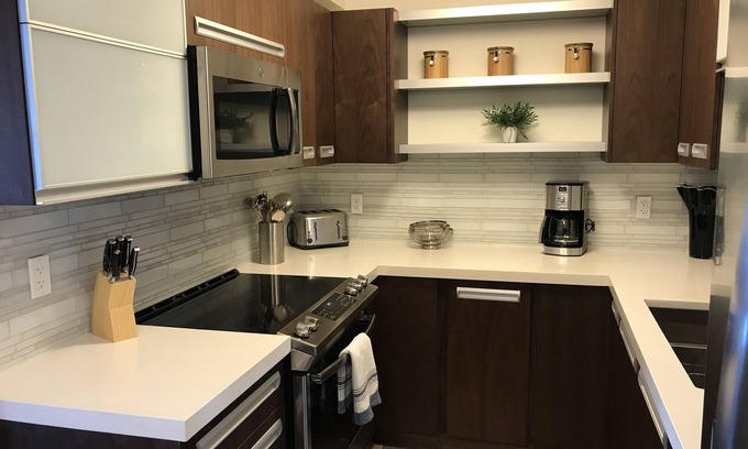 Yorkton Condo | Newly Renovated 3BD Retreat in Yorkton with Breakfast