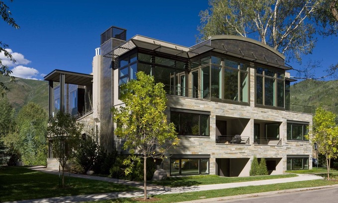 Aspen Condo | Bright Retreat with Mountain Views, Steps from Wagner Park