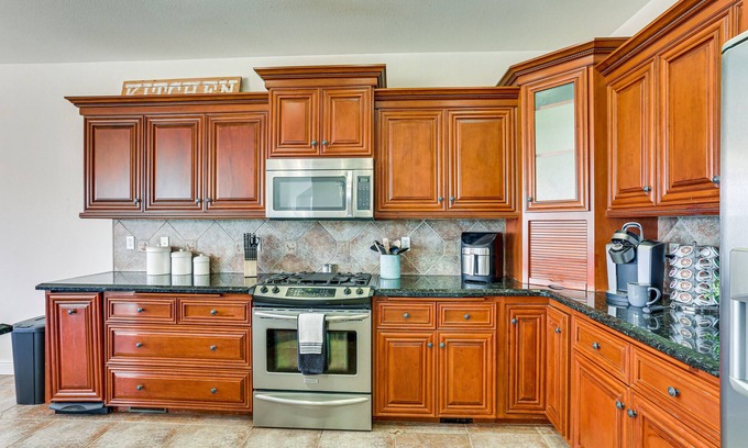 Bella Vista House | Relaxing Oak Run Home with Panoramic Mountain Views