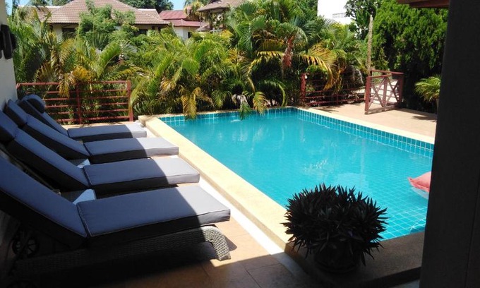 Maret Villa | Inviting Oceanfront Pool Villa with Stunning Views