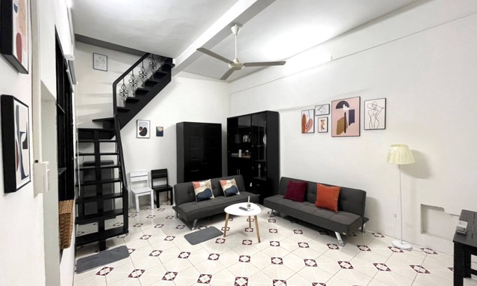 Đien Bien Apartment | Inviting Duplex House Near Hanoi Railway with Spa & Hot Tub