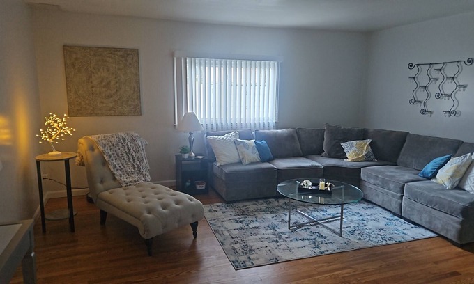Valhalla Apartment | Premium One Bedroom Apartment Near Town and Transport
