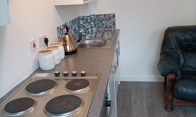 Wakefield Apartment | Family-Friendly One Bedroom Apartment with Kitchen Access