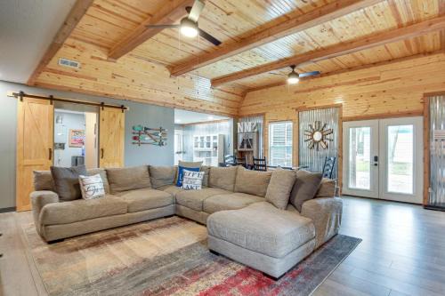 Grantville House | Relaxing Ozawkie Home with Pool - Steps from Lake Perry!