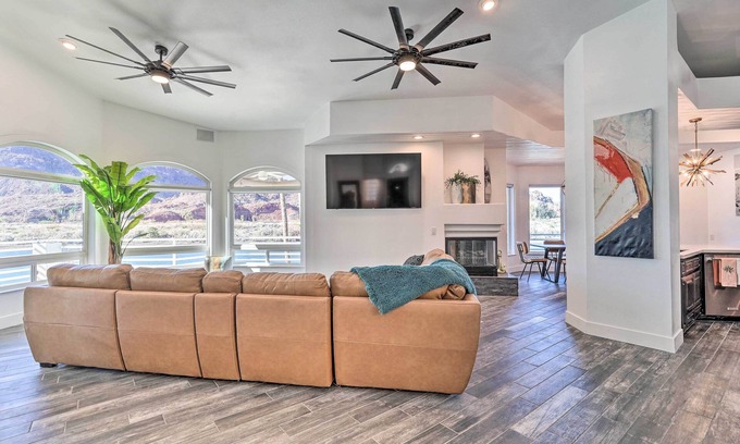 Parker Strip House | Exceptional Parker House on the Colorado River with Spa