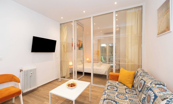 Ilisia Apartment | Tranquil Studio with Garden Patio - Rated 10/10 by Guests