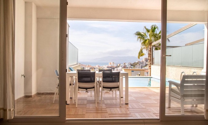 Kusadasi City Centre Apartment | Perfect Flat Retreat with Private Pool and Family Amenities
