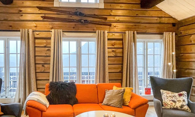 Tyinkrysset House | Charming Log Cabin with Sauna & Panoramic Mountain Views