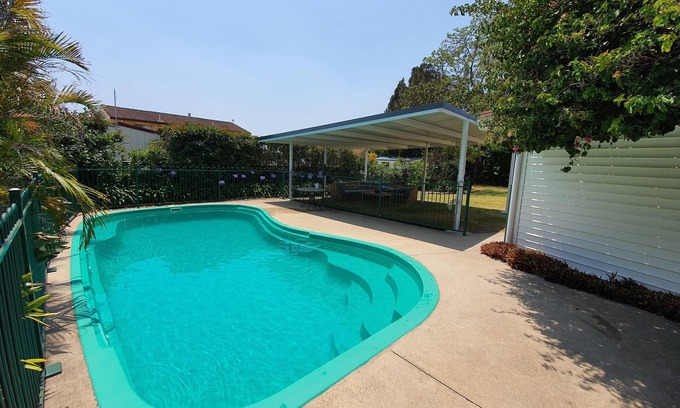Sussex Inlet House | Family-Friendly Oceanfront Retreat with Private Pool & Kitchen