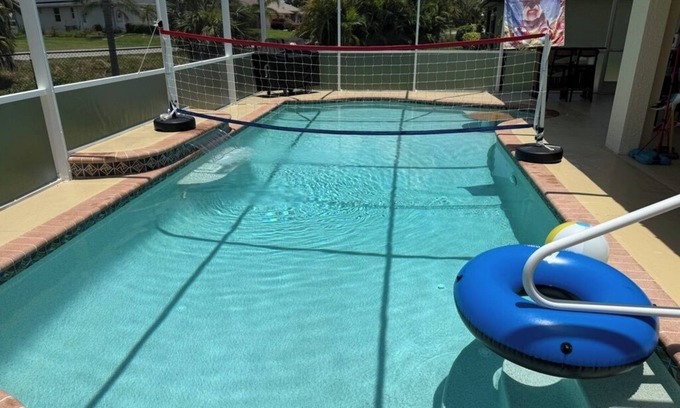 Lake Suzy House | Spacious Private Home 4BR 3 BA w/Heated Pool