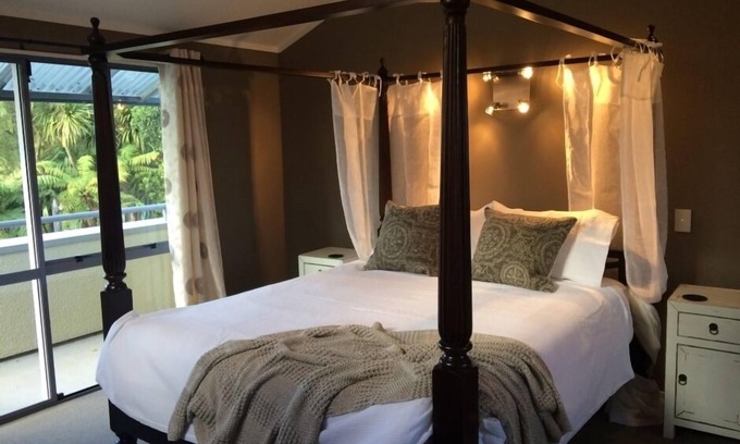 Hamilton House | Exquisite Private Retreat with Pool and Family-Friendly Amenities