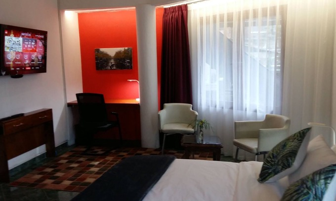 Salatiga Bed & Breakfast | Relaxing Private Room Surrounded by Nature's Serenity