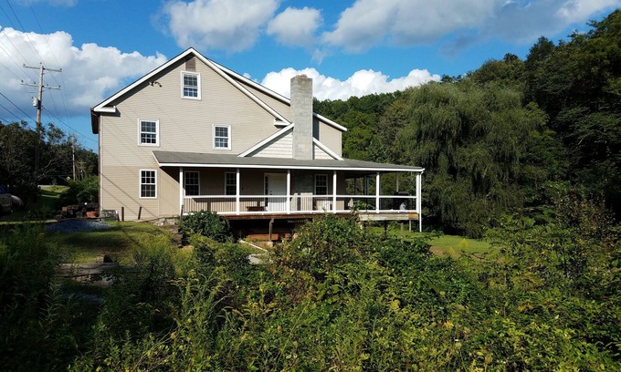 Saxton House | Modern Retreat Near Raystown Lake with Pool & Hot Tub