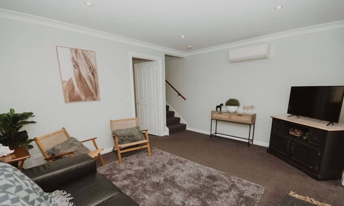 Warrnambool Apartment | Refurbished Apartment Steps from the Beach - Top Guest Rated