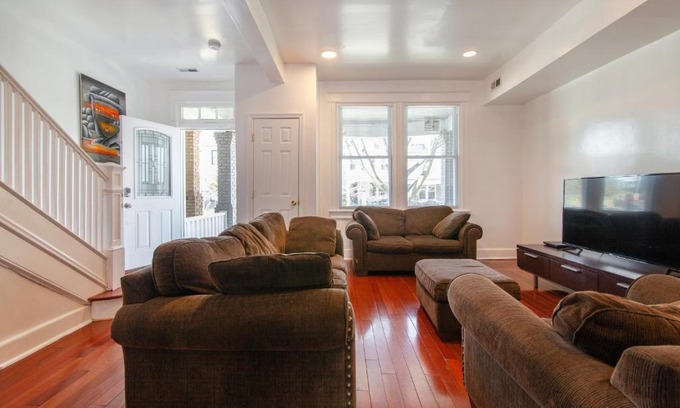 Petworth Apartment | Relaxing 4 Bd Home in Petworth with Great Amenities!