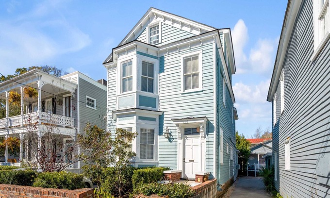 Cannonborough Elliotborough Apartment | Stylish Boho Loft at the Historic Springhouse Retreat