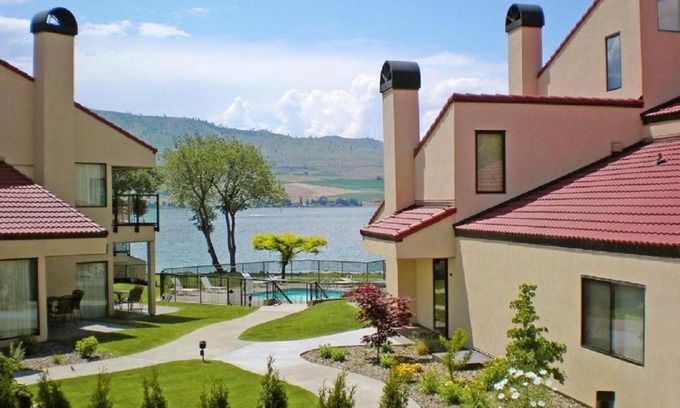 Chelan Apartment | Relaxing Resort Condos by Scenic Lake Chelan