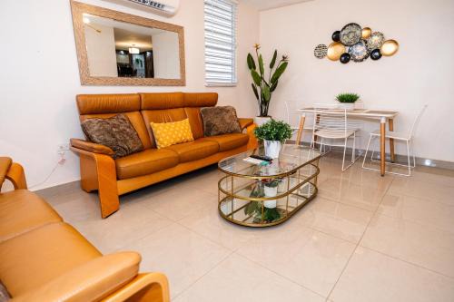 Bucana House | Relaxing Retreat with Private Jacuzzi and Scenic Terrace