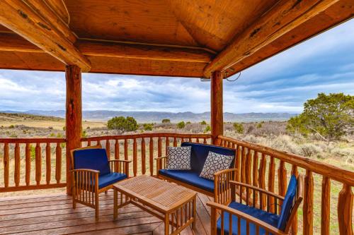 Glenwood Springs House | Cozy Rifle Cabin with Deck and Scenic Mountain Views
