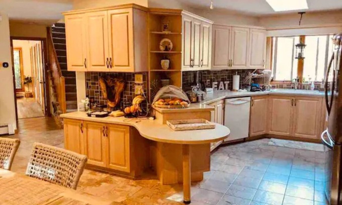 Twin Mountain House | Inviting Mountain Retreat with Pool and Spa in NH