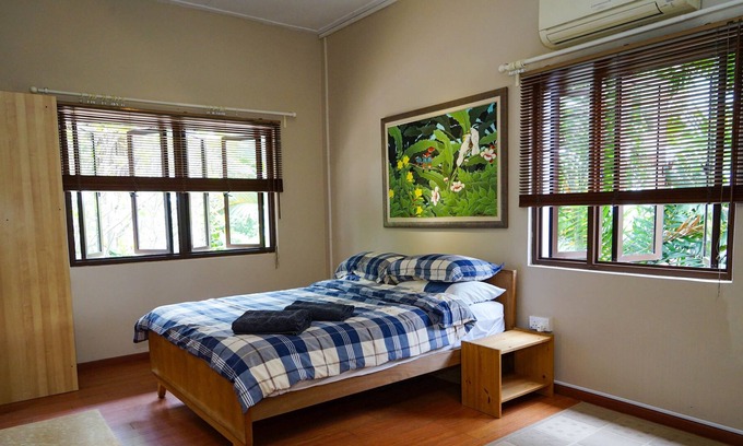 Bukit Timah House | Spacious Room in Beautiful & Green Terrace House