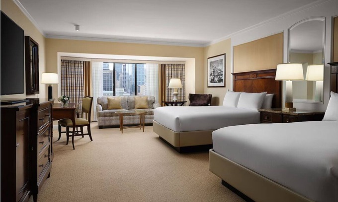 Downtown Salt Lake City Hotel | Spacious Room Near Downtown w/Gourmet Brunch & Pool Access