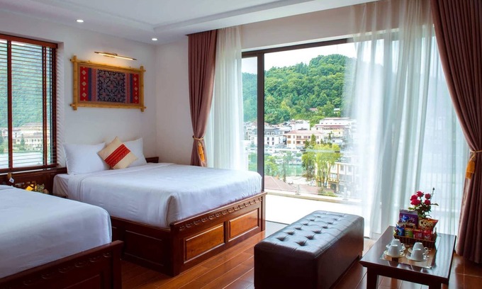 Sa Pa Hotel | Comfortable Room with 2 Queen Beds & Balcony in Sapa Town