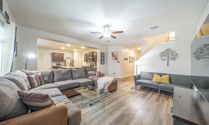 Medina Valley House | Spacious SATX Escape. Family + Work-Ready 4BR/3.5BA Near Lackland AFB