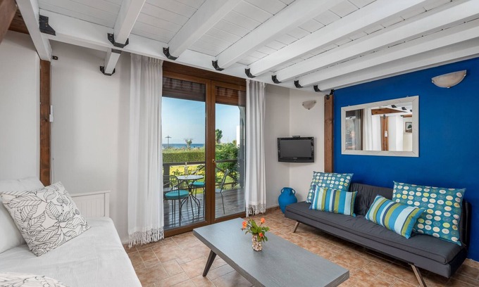Ialyssos Apartment | Oceanfront Studio ATHENA in Rhodes - Rated 8.8/10