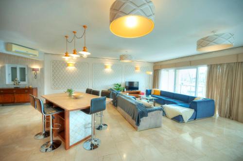 Ta' Xbiex Apartment | Seafront 3-Bedroom Retreat with Scenic Balcony Views